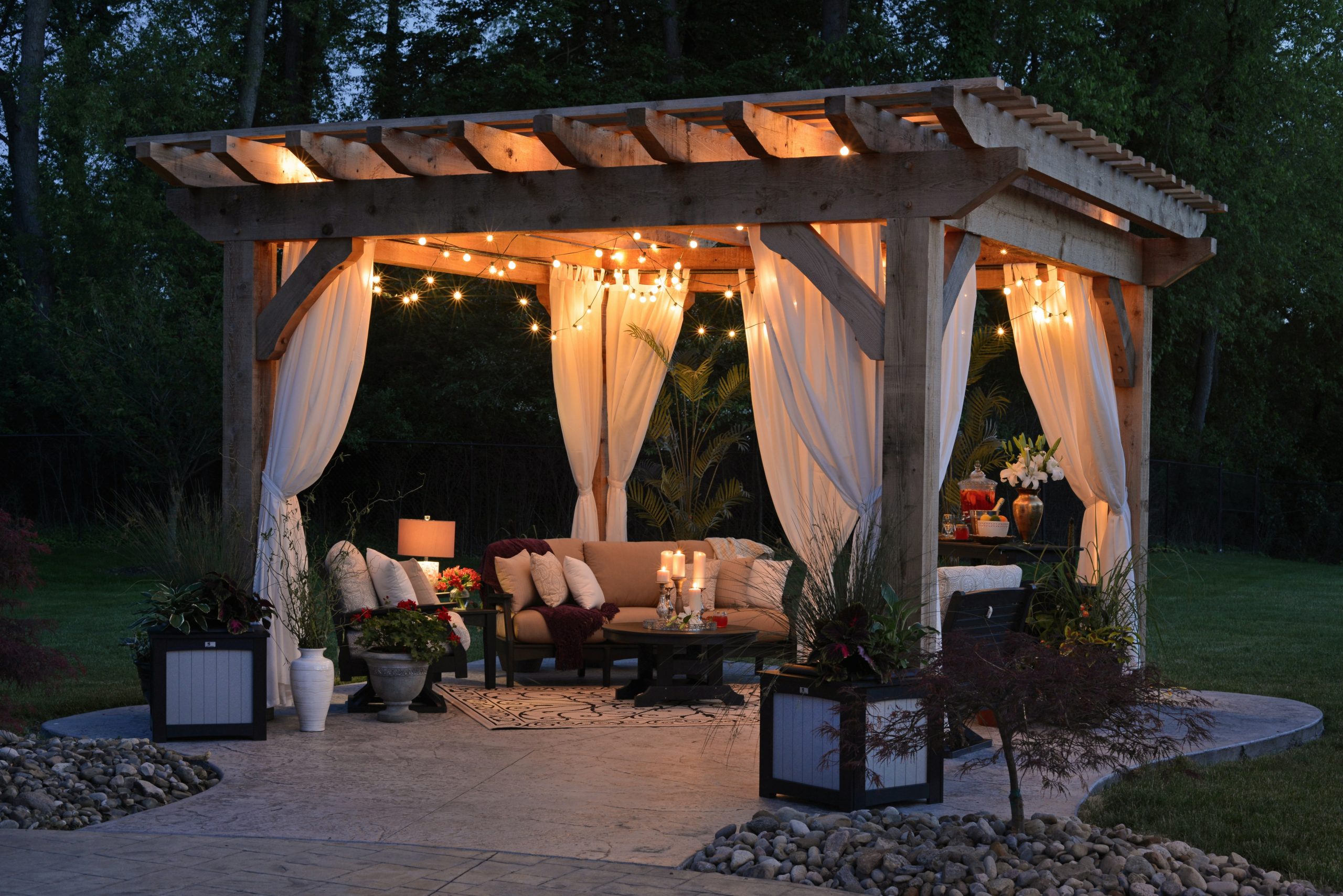 5 Things to Consider When Designing Your Outdoor Gathering Space 